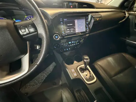 TOYOTA Hilux Caminhonete 2.8 16V SRV 4X4 DIESEL CABINE DUPLA AUTOM�TICO, Foto 8