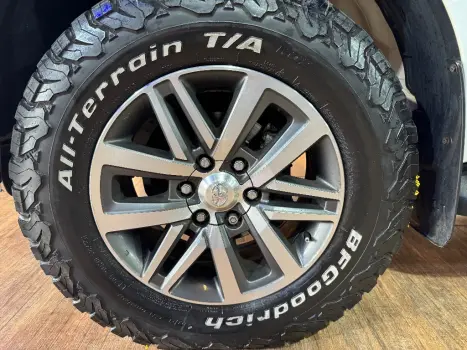 TOYOTA Hilux Caminhonete 2.8 16V SRV 4X4 DIESEL CABINE DUPLA AUTOM�TICO, Foto 9