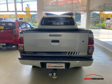 TOYOTA Hilux Caminhonete 3.0 4P 4X4 DIESEL CABINE DUPLA, Foto 5