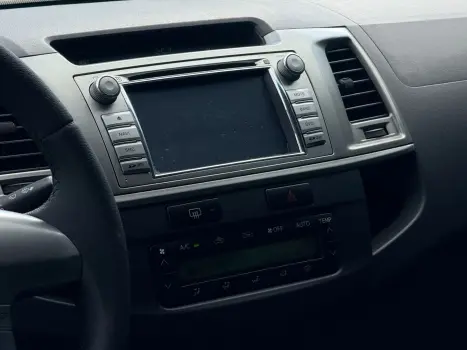 TOYOTA Hilux Caminhonete 3.0 4P 4X4 SRV TURBO DIESEL CABINE DUPLA AUTOM�TICO, Foto 11