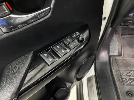 TOYOTA Hilux Caminhonete 2.8 16V SRV 4X4 DIESEL CABINE DUPLA AUTOM�TICO, Foto 12