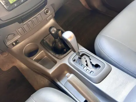 TOYOTA Hilux Caminhonete 3.0 16V 4P 4X4 SRV TURBO DIESEL, Foto 16