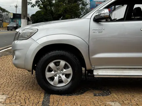 TOYOTA Hilux Caminhonete 2.7 16V 4P SRV FLEX 4X4  CABINE DUPLA AUTOM�TICO, Foto 7