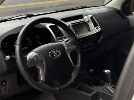 TOYOTA Hilux Caminhonete 2.7 16V 4P SRV FLEX 4X4  CABINE DUPLA AUTOM�TICO, Foto 8