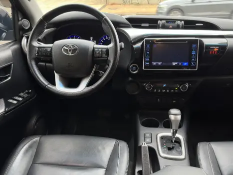 TOYOTA Hilux Caminhonete 2.7 16V 4P SRV FLEX 4X4  CABINE DUPLA AUTOM�TICO, Foto 10