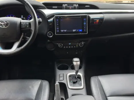 TOYOTA Hilux Caminhonete 2.7 16V 4P SRV FLEX 4X4  CABINE DUPLA AUTOM�TICO, Foto 11