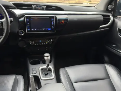 TOYOTA Hilux Caminhonete 2.7 16V 4P SRV FLEX 4X4  CABINE DUPLA AUTOM�TICO, Foto 12