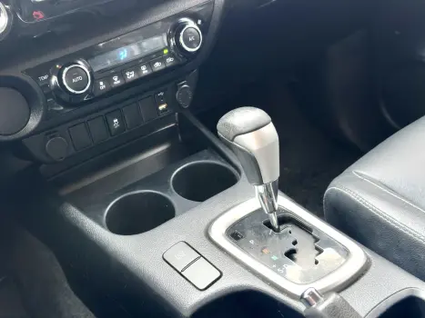 TOYOTA Hilux Caminhonete 2.7 16V 4P SRV FLEX 4X4  CABINE DUPLA AUTOM�TICO, Foto 13