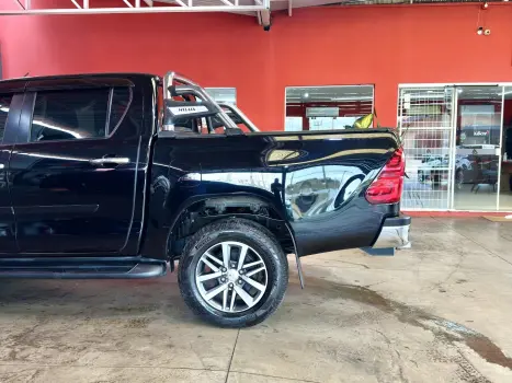 TOYOTA Hilux Caminhonete 2.7 16V 4P SRV FLEX 4X4  CABINE DUPLA AUTOM�TICO, Foto 21