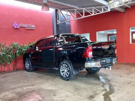 TOYOTA Hilux Caminhonete 2.7 16V 4P SRV FLEX 4X4  CABINE DUPLA AUTOM�TICO, Foto 22