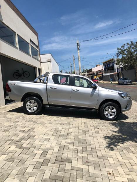 TOYOTA Hilux Caminhonete 2.8 16V SRV 4X4 DIESEL CABINE DUPLA AUTOM�TICO, Foto 2