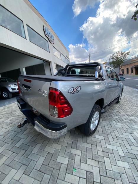 TOYOTA Hilux Caminhonete 2.8 16V SRV 4X4 DIESEL CABINE DUPLA AUTOM�TICO, Foto 4