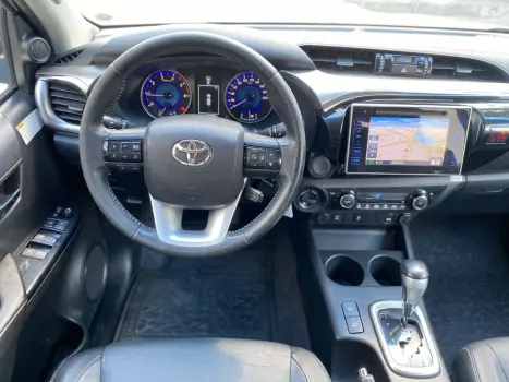 TOYOTA Hilux Caminhonete 2.8 16V SRV 4X4 DIESEL CABINE DUPLA AUTOM�TICO, Foto 17