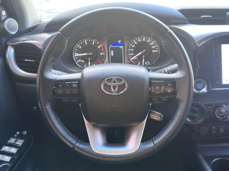 TOYOTA Hilux Caminhonete 2.8 16V SRX 4X4 TURBO DIESEL CABINE DUPLA AUTOM�TICO, Foto 14