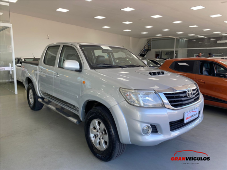 TOYOTA Hilux Caminhonete 3.0 4P 4X4 DIESEL CABINE DUPLA, Foto 3