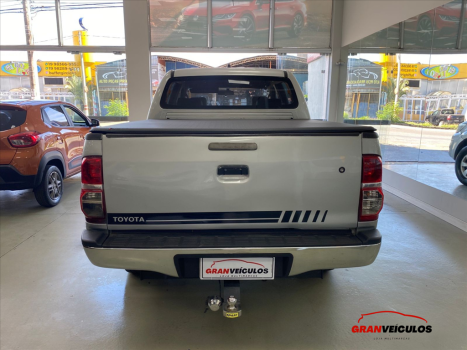 TOYOTA Hilux Caminhonete 3.0 4P 4X4 DIESEL CABINE DUPLA, Foto 5