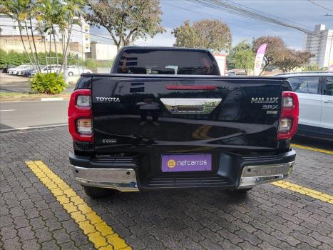 TOYOTA Hilux Caminhonete 2.8 16V SRX PLUS 4X4 TURBO DIESEL CABINE DUPLA AUTOM�TICO, Foto 4