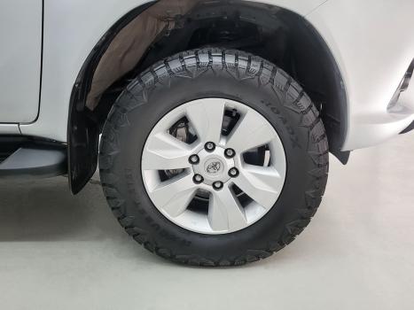 TOYOTA Hilux Caminhonete 2.8 16V SRV 4X4 DIESEL CABINE DUPLA AUTOM�TICO, Foto 10