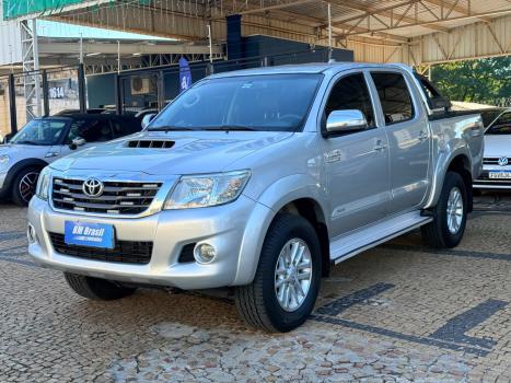 TOYOTA Hilux Caminhonete 3.0 4P 4X4 SRV TURBO DIESEL CABINE DUPLA AUTOM�TICO, Foto 1
