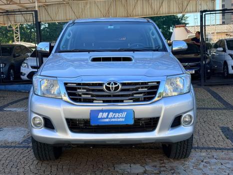 TOYOTA Hilux Caminhonete 3.0 4P 4X4 SRV TURBO DIESEL CABINE DUPLA AUTOM�TICO, Foto 2