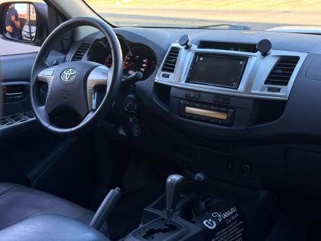 TOYOTA Hilux Caminhonete 3.0 4P 4X4 SRV TURBO DIESEL CABINE DUPLA AUTOM�TICO, Foto 8