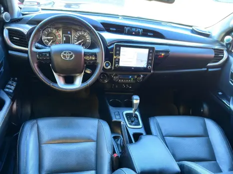 TOYOTA Hilux Caminhonete 2.8 16V SRX 4X4 DIESEL CABINE DUPLA AUTOM�TICO, Foto 9