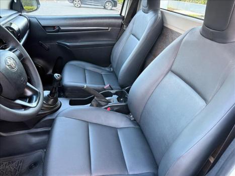 TOYOTA Hilux Caminhonete 2.8 4X4 DIESEL CABINE SIMPLES, Foto 5