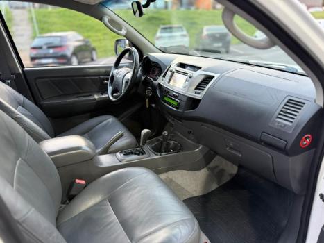 TOYOTA Hilux Caminhonete 2.7 16V 4P SRV FLEX 4X4  CABINE DUPLA AUTOM�TICO, Foto 9