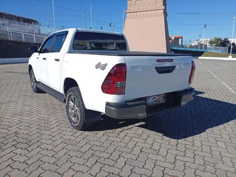 TOYOTA Hilux Caminhonete 2.8 4P 4X4 DIESEL CABINE DUPLA, Foto 9