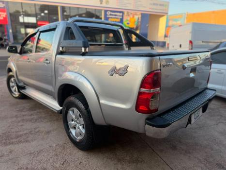 TOYOTA Hilux Caminhonete 2.7 16V 4P SRV FLEX 4X4  CABINE DUPLA AUTOM�TICO, Foto 2