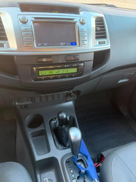 TOYOTA Hilux Caminhonete 2.7 16V 4P SRV FLEX 4X4  CABINE DUPLA AUTOM�TICO, Foto 12