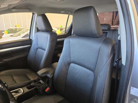 TOYOTA Hilux Caminhonete 2.8 16V SRX 4X4 DIESEL CABINE DUPLA AUTOM�TICO, Foto 16