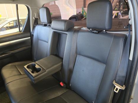 TOYOTA Hilux Caminhonete 2.8 16V SRX 4X4 DIESEL CABINE DUPLA AUTOM�TICO, Foto 17