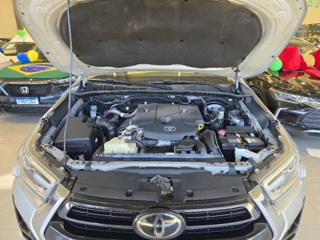 TOYOTA Hilux Caminhonete 2.8 16V SRX 4X4 DIESEL CABINE DUPLA AUTOM�TICO, Foto 18