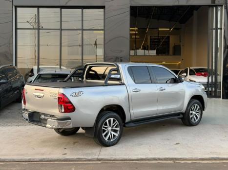 TOYOTA Hilux Caminhonete 2.8 16V SRV 4X4 DIESEL CABINE DUPLA AUTOMÁTICO, Foto 4