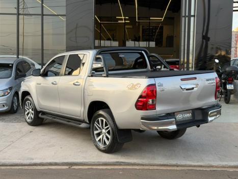 TOYOTA Hilux Caminhonete 2.8 16V SRV 4X4 DIESEL CABINE DUPLA AUTOMÁTICO, Foto 6
