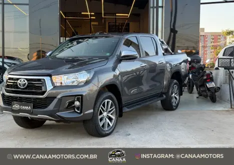 TOYOTA Hilux Caminhonete 2.7 16V 4P SRV FLEX CABINE DUPLA AUTOMÁTICO, Foto 1