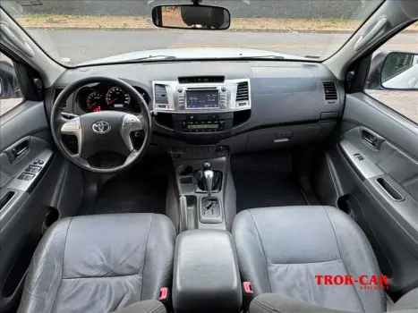TOYOTA Hilux Caminhonete 2.7 16V 4P SRV CABINE DUPLA, Foto 6