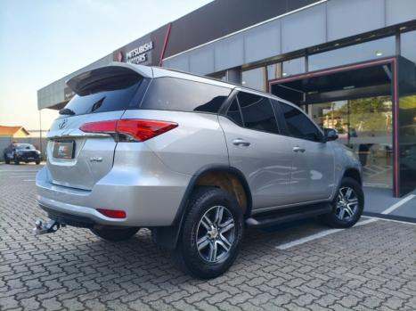 TOYOTA Hilux SW4 2.7 16V 4P SR FLEX AUTOM�TICO, Foto 4