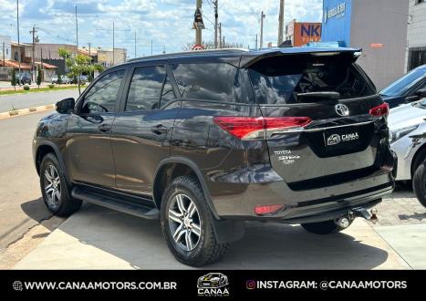 TOYOTA Hilux SW4 2.7 16V 4P FLEX SR 7 LUGARES AUTOM�TICO, Foto 7