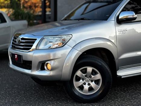TOYOTA Hilux SW4 2.7 16V 4P FLEX SRV 7 LUGARES AUTOM�TICO, Foto 3