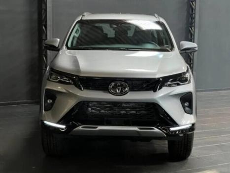 TOYOTA Hilux SW4 2.8 16V 4P SRX PLATINUM 4X4 7 LUGARES TURBO DIESEL AUTOM�TICO, Foto 3