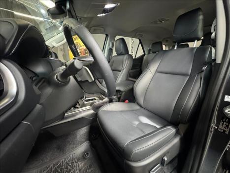 TOYOTA Hilux SW4 2.8 16V 4P SRX PLATINUM 4X4 7 LUGARES TURBO DIESEL AUTOM�TICO, Foto 17