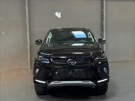 TOYOTA Hilux SW4 2.8 16V 4P SRX PLATINUM 4X4 7 LUGARES TURBO DIESEL AUTOMTICO, Foto 6