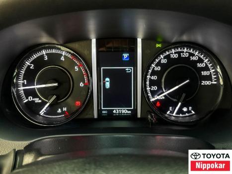TOYOTA Hilux SW4 2.8 4P SRX 4X4 DIAMOND 7 LUGARES TURBO DIESEL AUTOMTICO, Foto 4