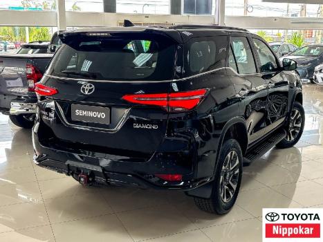 TOYOTA Hilux SW4 2.8 4P SRX 4X4 DIAMOND 7 LUGARES TURBO DIESEL AUTOMTICO, Foto 8
