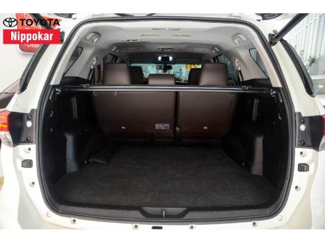 TOYOTA Hilux SW4 2.8 4P SRX 4X4 TURBO DIESEL AUTOMÁTICO, Foto 4 TOYOTA Hilux SW4 2.8 4P SRX 4X4 TURBO DIESEL AUTOMÁTICO, Foto 4