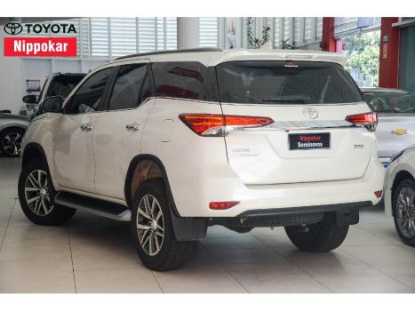 TOYOTA Hilux SW4 2.8 4P SRX 4X4 TURBO DIESEL AUTOMÁTICO, Foto 5 TOYOTA Hilux SW4 2.8 4P SRX 4X4 TURBO DIESEL AUTOMÁTICO, Foto 5