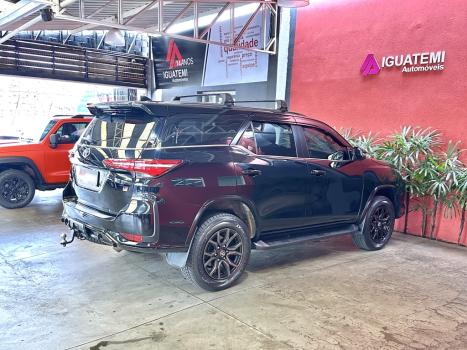 TOYOTA Hilux SW4 2.8 4P SRX 4X4 DIAMOND 7 LUGARES TURBO DIESEL AUTOMTICO, Foto 5