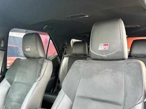 TOYOTA Hilux SW4 2.8 4P SRX 4X4 DIAMOND 7 LUGARES TURBO DIESEL AUTOMTICO, Foto 10